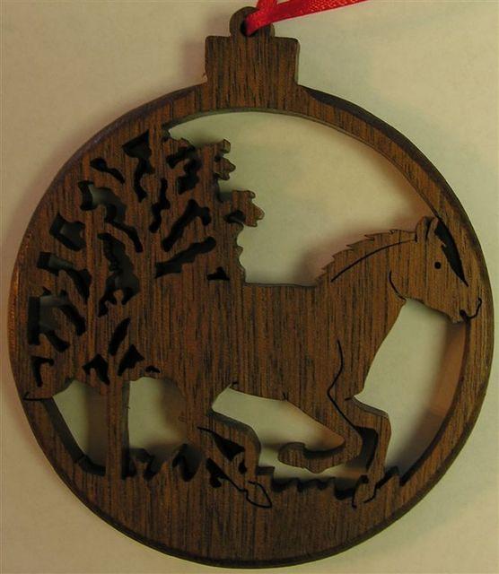 Walnut (from Moore farm) ornament: Pattern from [url=http://www.scrollerltd.com/]Scroller Ltd.[/url]