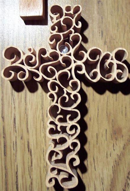 Oak cross; Early experiment with a free pattern